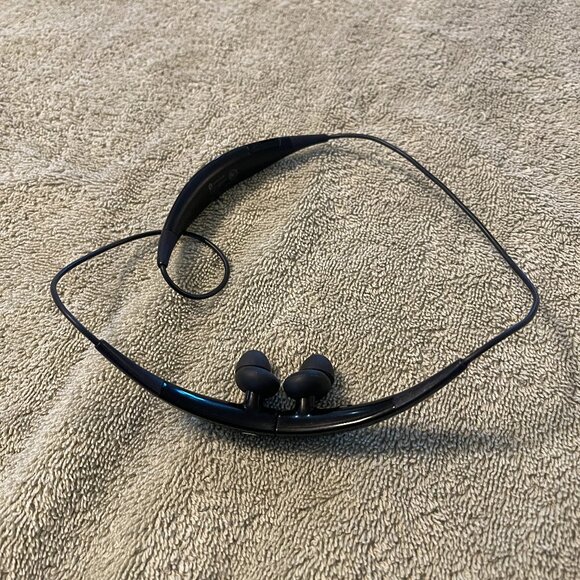 Samsung Gear Circle Wireless Headphones SM-R130 PreOwned (109)